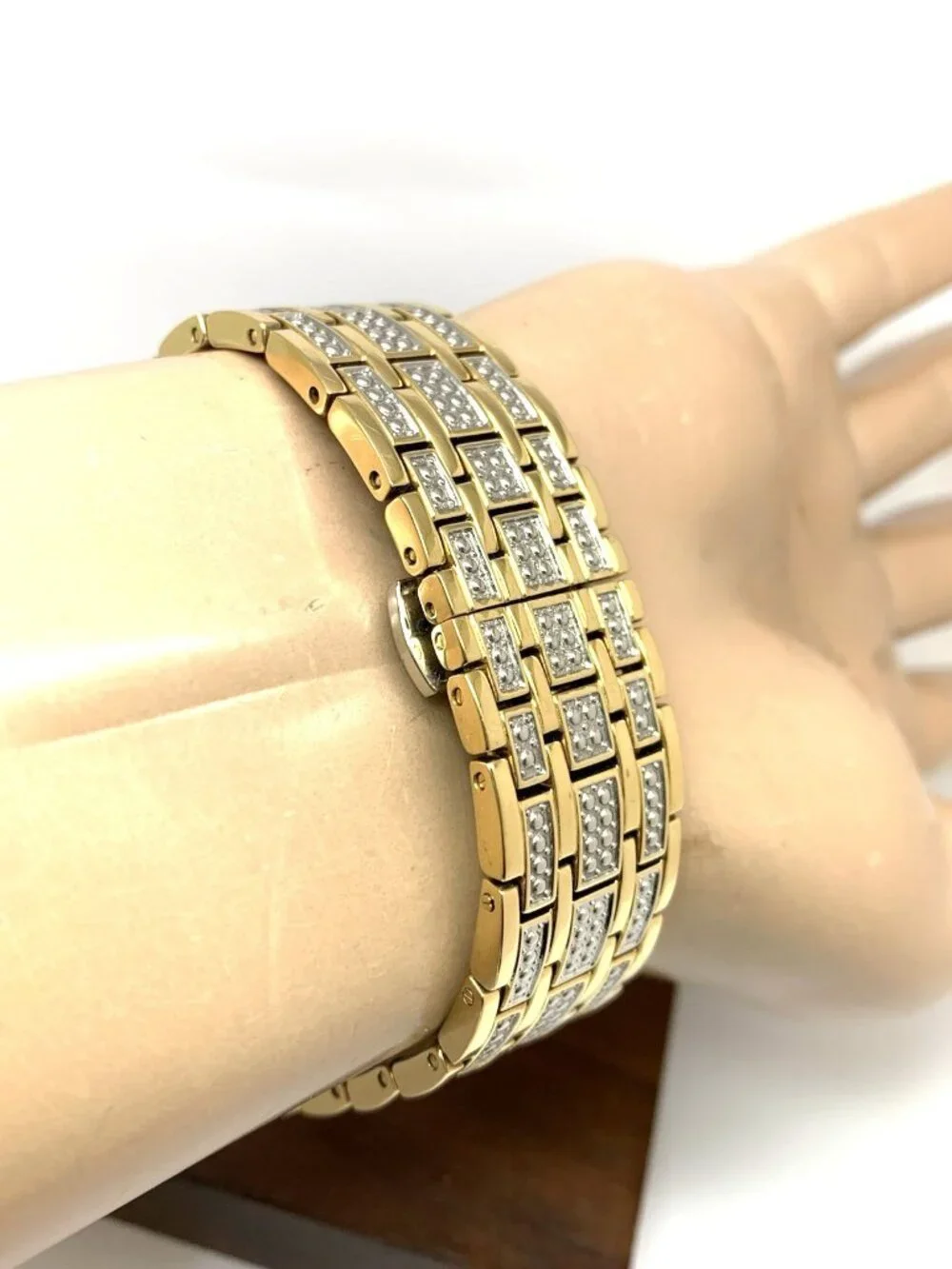 Bulova Men's Watch 98A295 Octava Quartz Crystal Pave Gold Stainless Steel 40mm